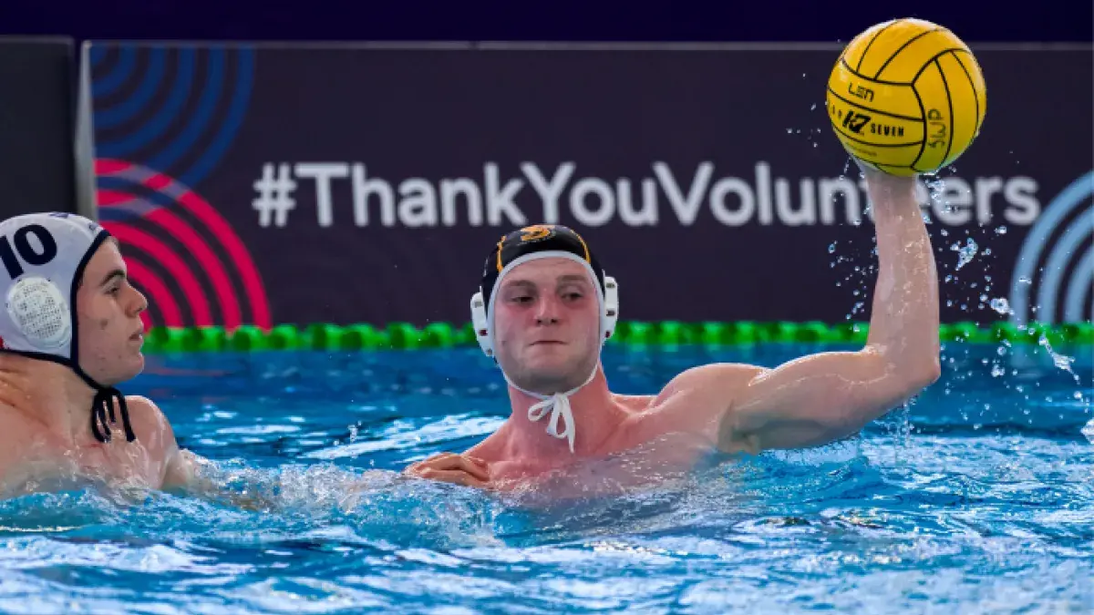 Image of Murray Dickson Playing waterpolo