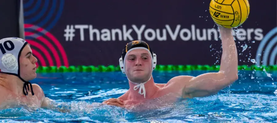 Image of Murray Dickson Playing waterpolo