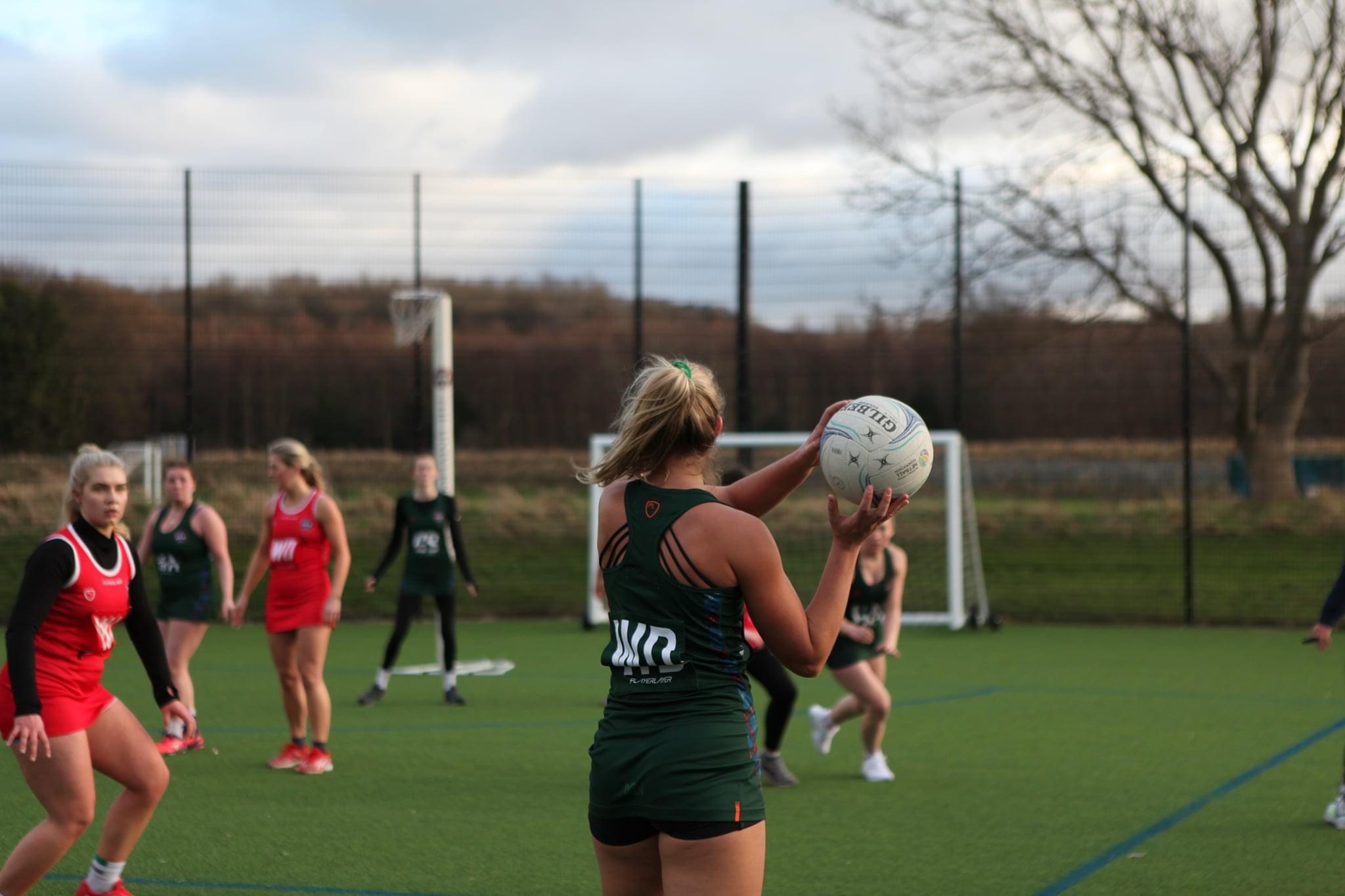 Image of Hannah Adams playing netball